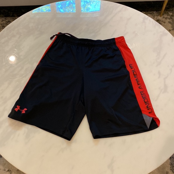 Under Armour size XL Boy’s athletic shorts - Picture 2 of 5